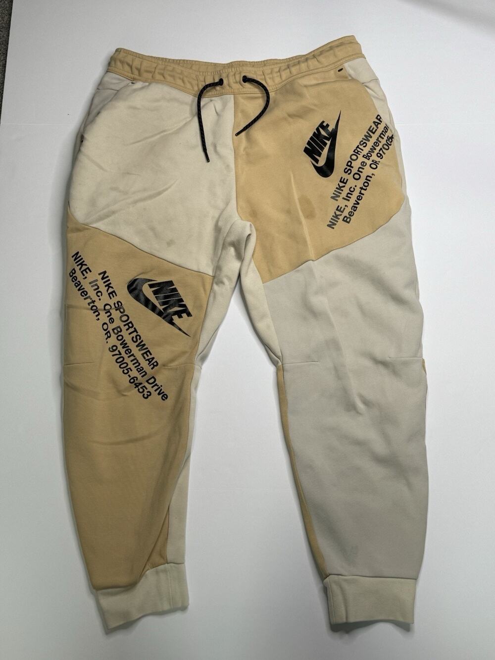 Nike Sportswear Mens XL Colorblock Fleece Jogger Pants Beige Cream Graphic